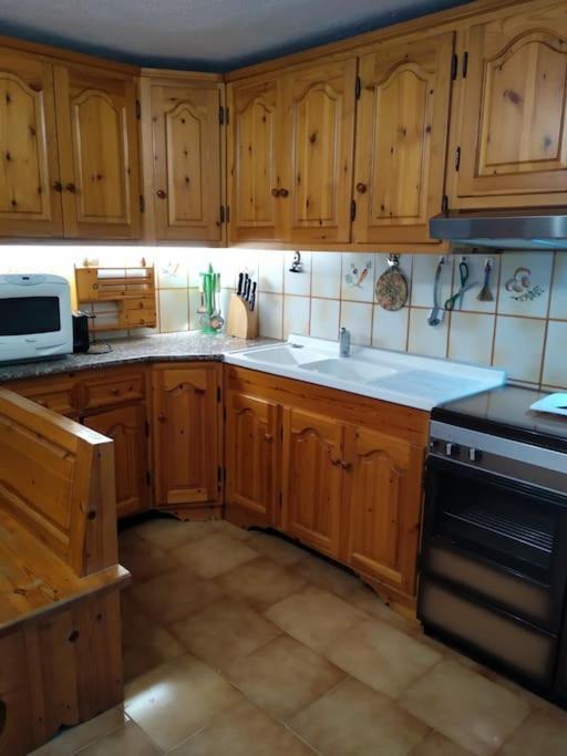 オロゼーイGollai Houseアパートメント エクステリア 写真